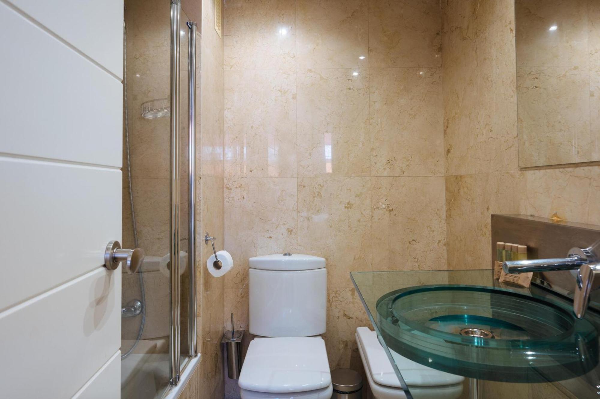 San Bernardo Home Free Parking Seville Luaran gambar